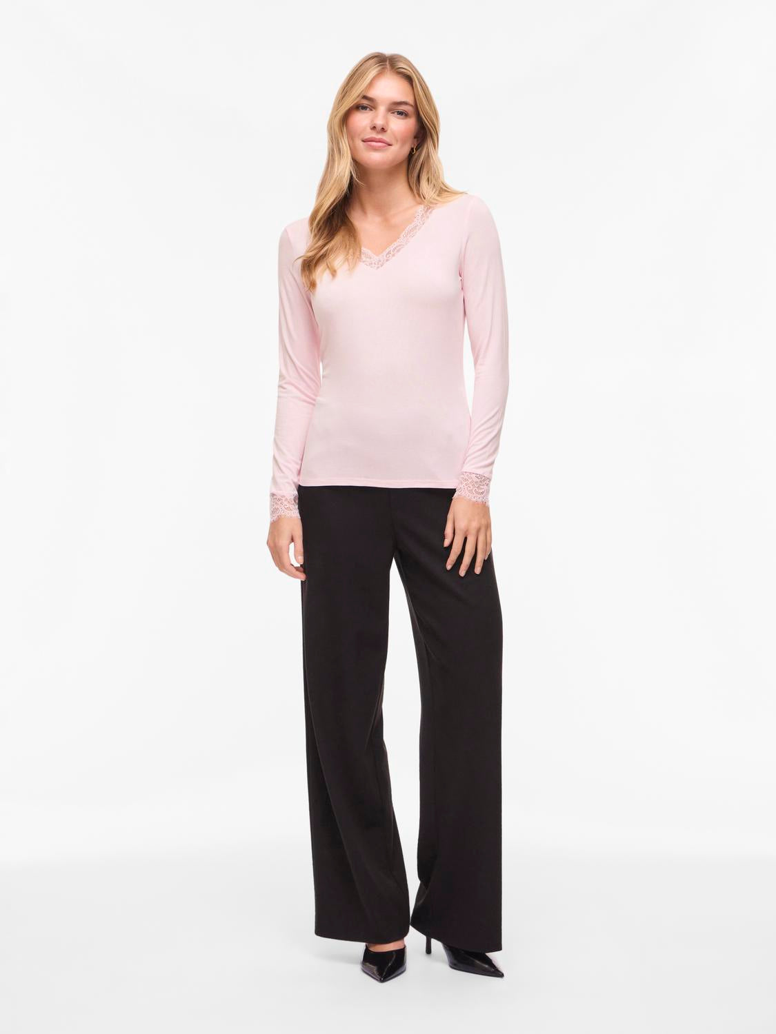 model_shot-front_full